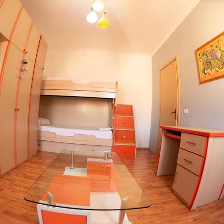 Apartament Egzoni City Center Apartment เบราท ภายนอก รูปภาพ